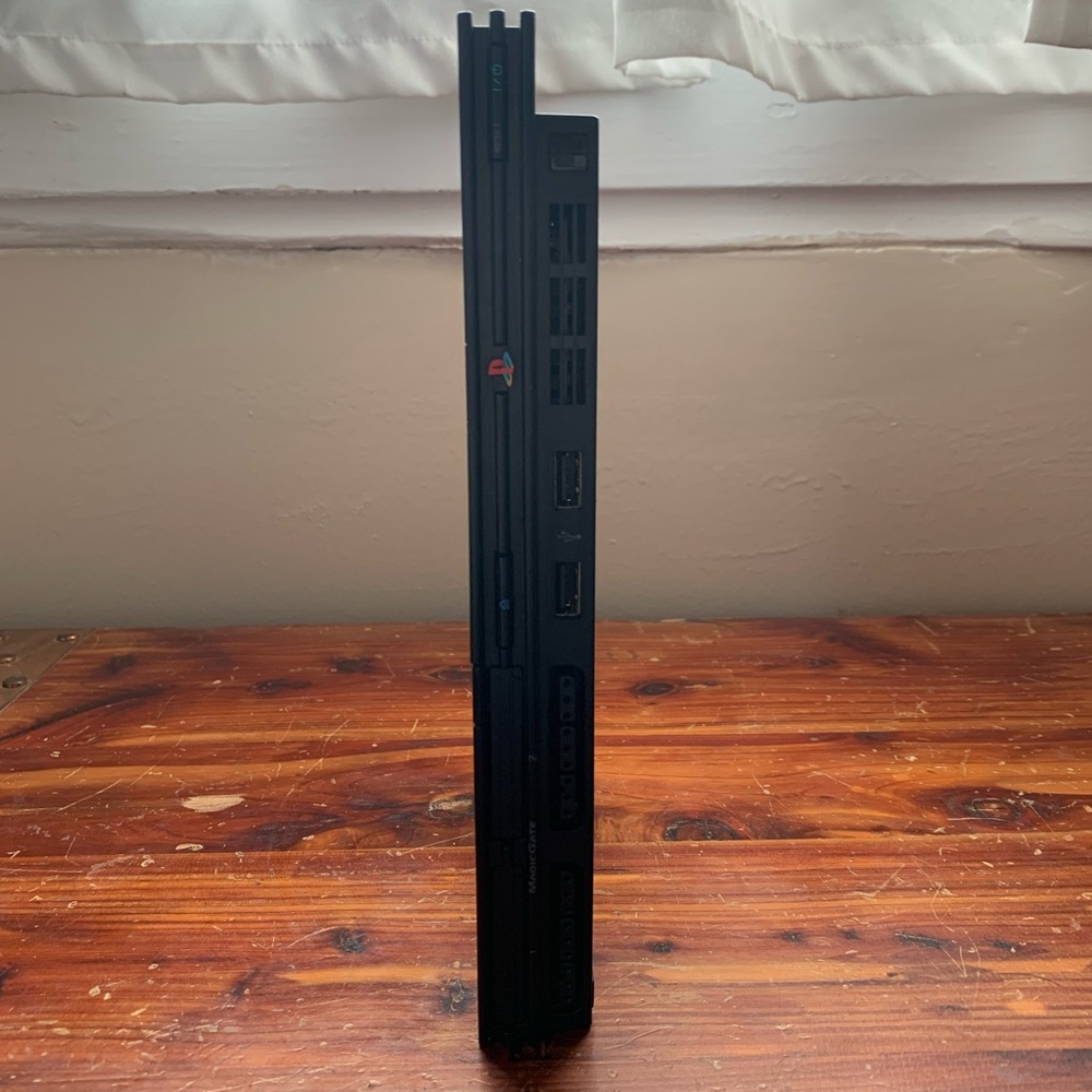 PlayStation 2 - Picture 2 of 7